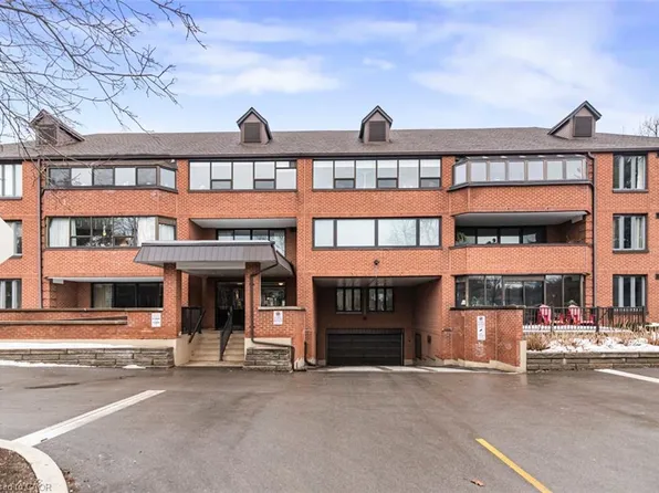 150 Wilson St W #304, Ancaster, ON L9G 4E7