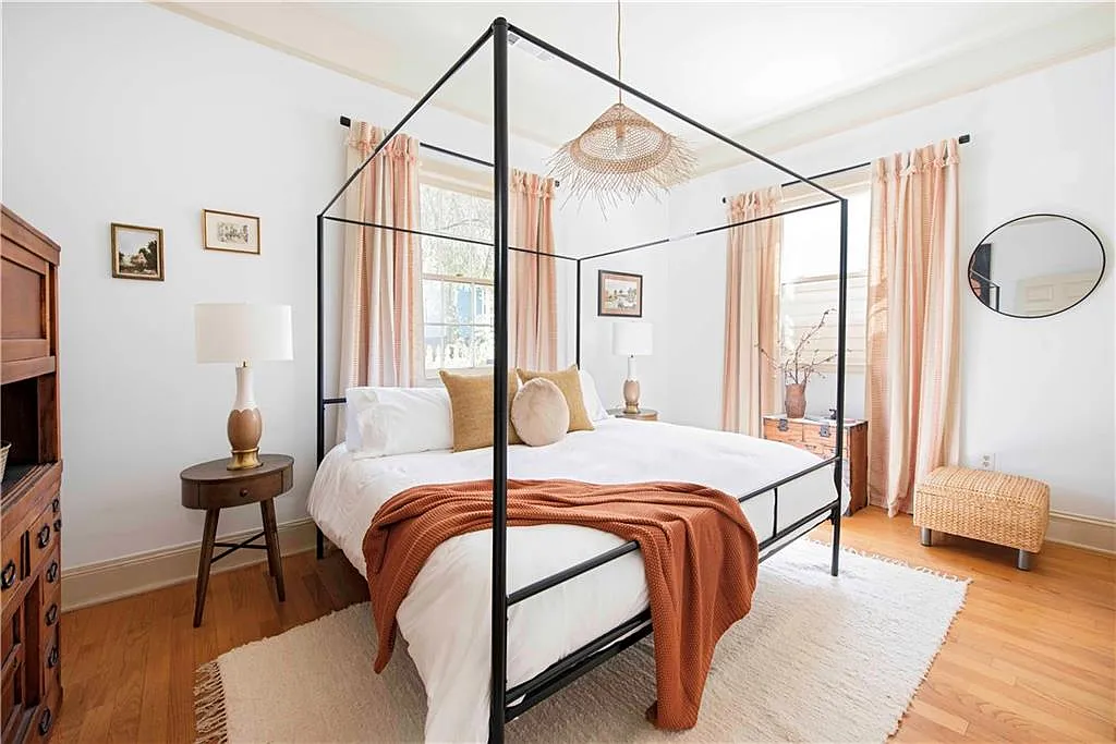 2 bed, 2.0 bath, 1028 sqft, $5,500 — Photo 1