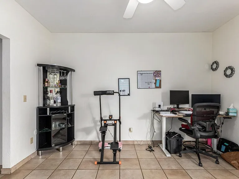 500 N Roosevelt Ave #115-1 — Photo 4