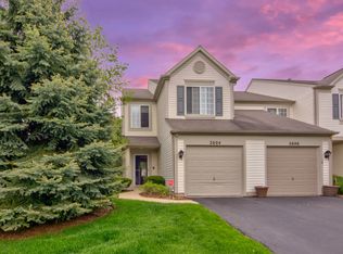 2604 Carrolwood Rd #221, Naperville, IL 60540