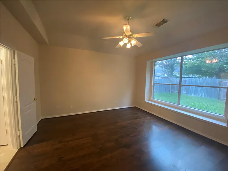 9210 Hidden Lake Cir E — Photo 28