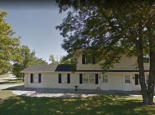 212 Lone Oak Ln, Hartford, WI 53027