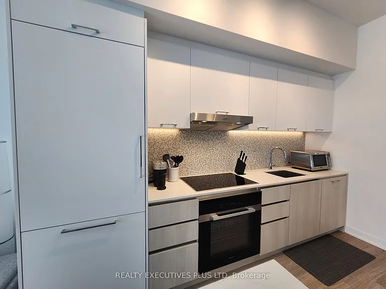 8188 Yonge St #501 — Photo 4