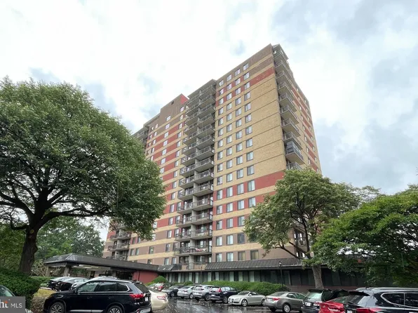801 N Pitt St APT 306, Alexandria, VA 22314