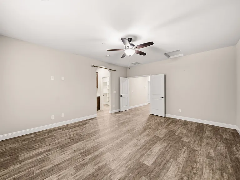 7303 Whiskey Creek Dr — Photo 24