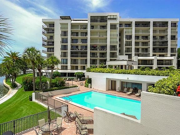 2nd image of 8 Belleview Blvd APT 803