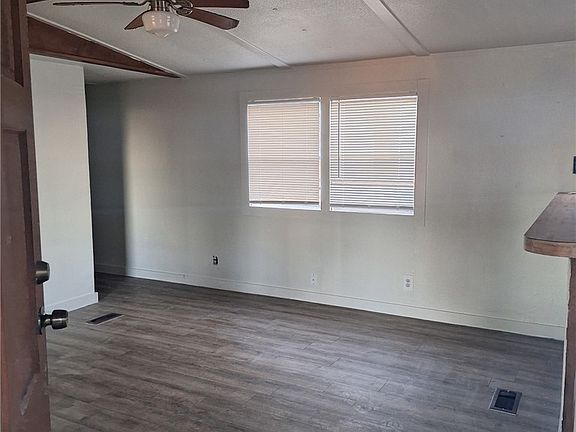 2nd image of 4655 Sharpsburg Rd