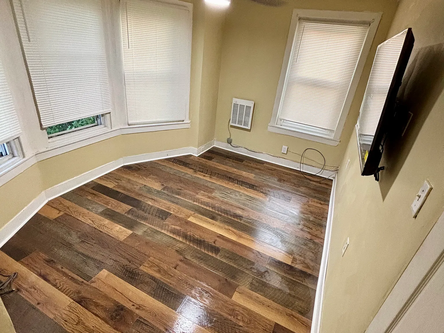 1514 W Champlost Ave — Photo 3