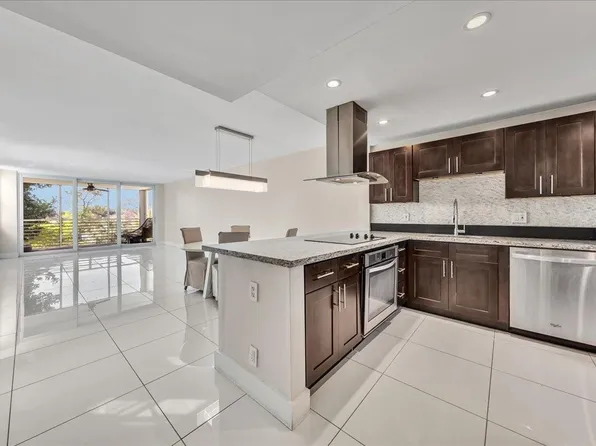 3520 Oaks Way APT 306, Pompano Beach, FL 33069
