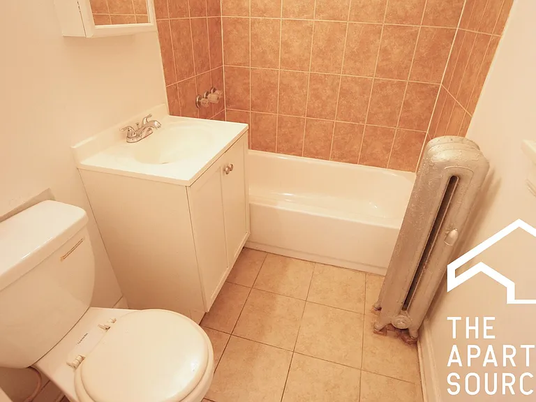 2704 N Sawyer Ave #305 — Photo 7