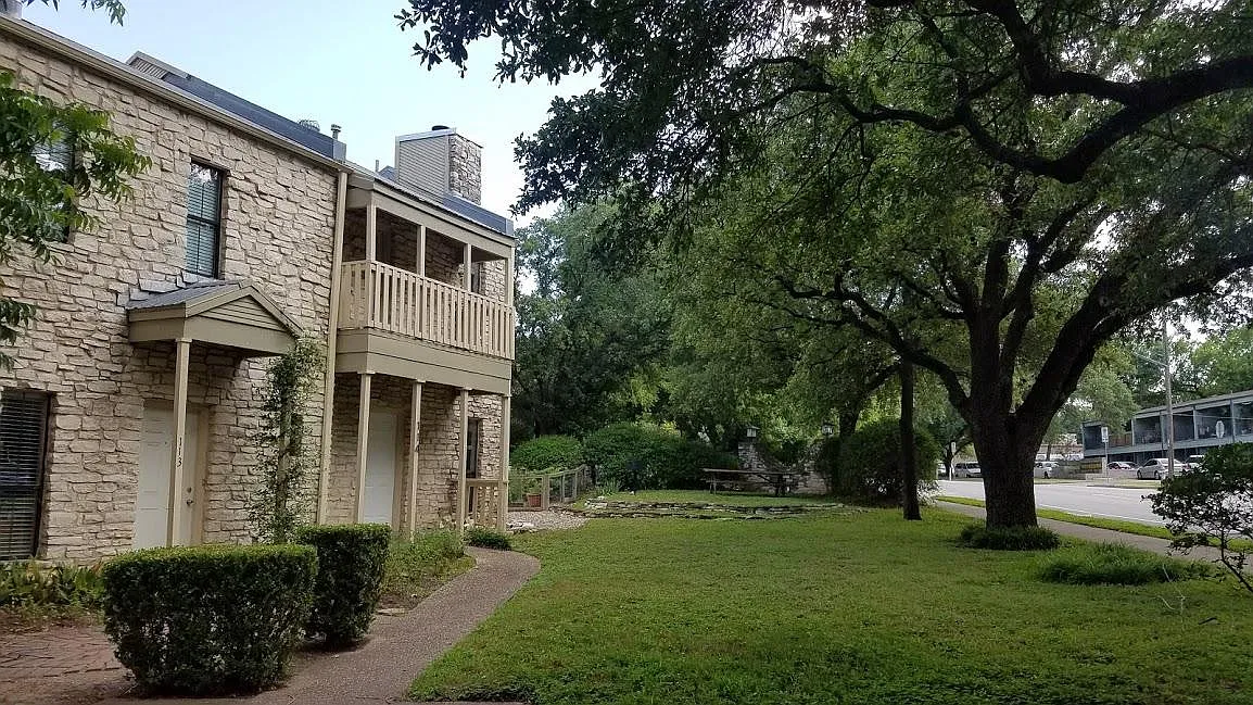 1 bed, 410 sqft, $1,200 — Photo 1