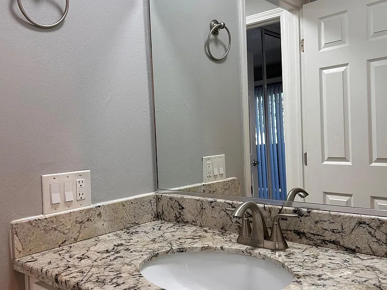 1029 El Camino Real #5 — Photo 15