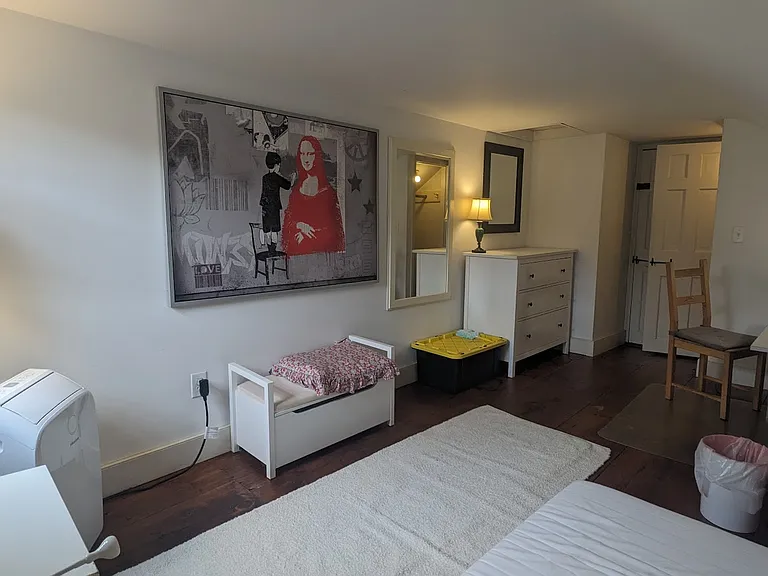Bedroom overview.