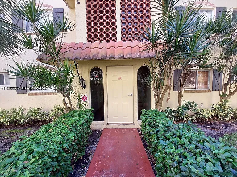 253 S Cypress Rd #214 — Photo 19