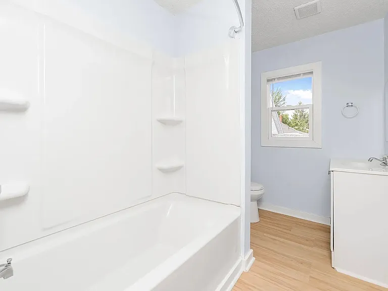 1044 Muskegon Ave NW — Photo 10
