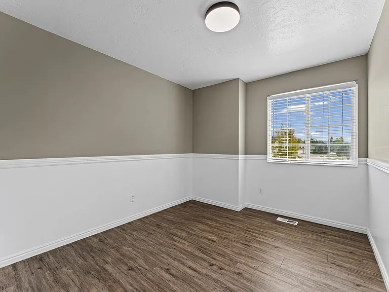 3 E Alfred Ave — Photo 18