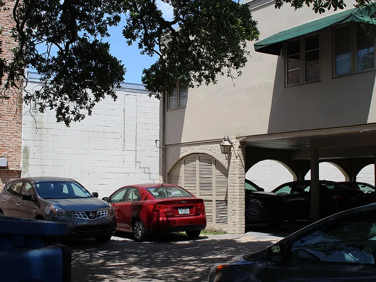 2833 Magazine St #206 — Photo 9
