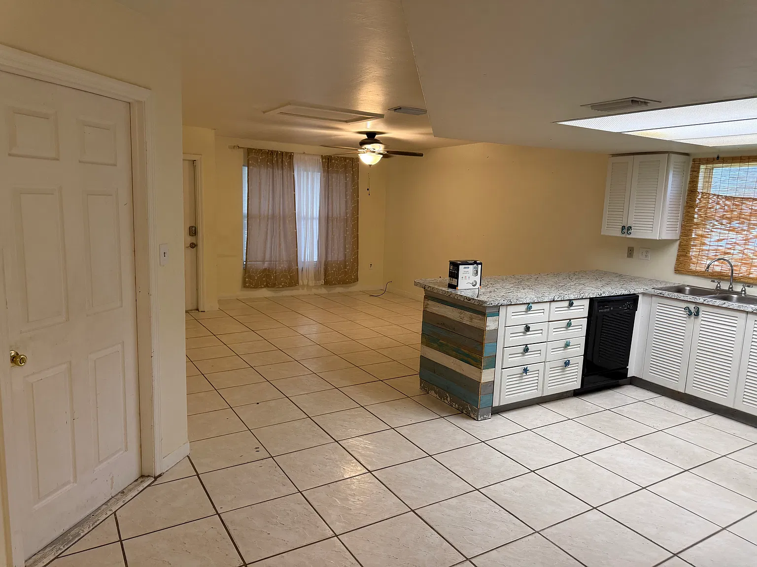3 bed, 1222 sqft, $1,595 — Photo 4