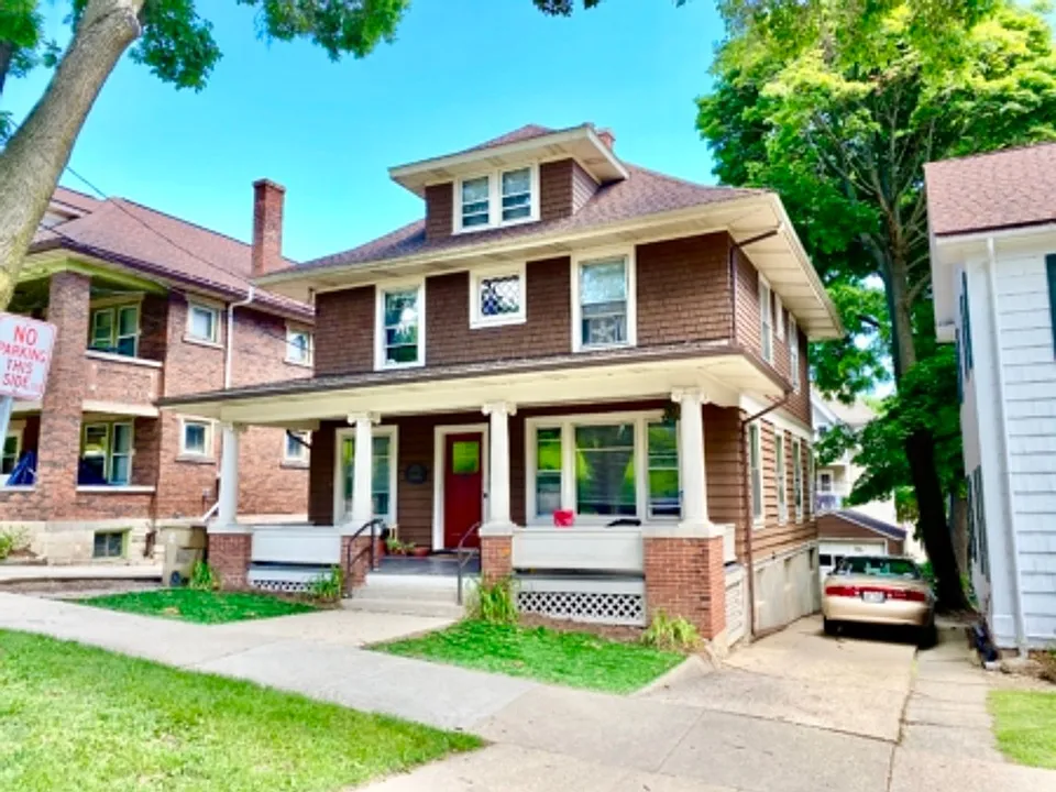 147 Lathrop St