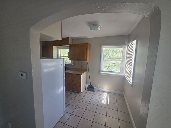 3rd image of 2040 10th Ave