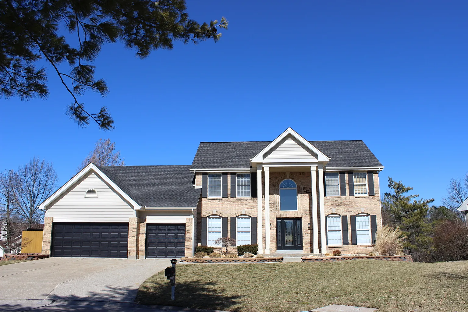 112 Creek View Dr photo 1