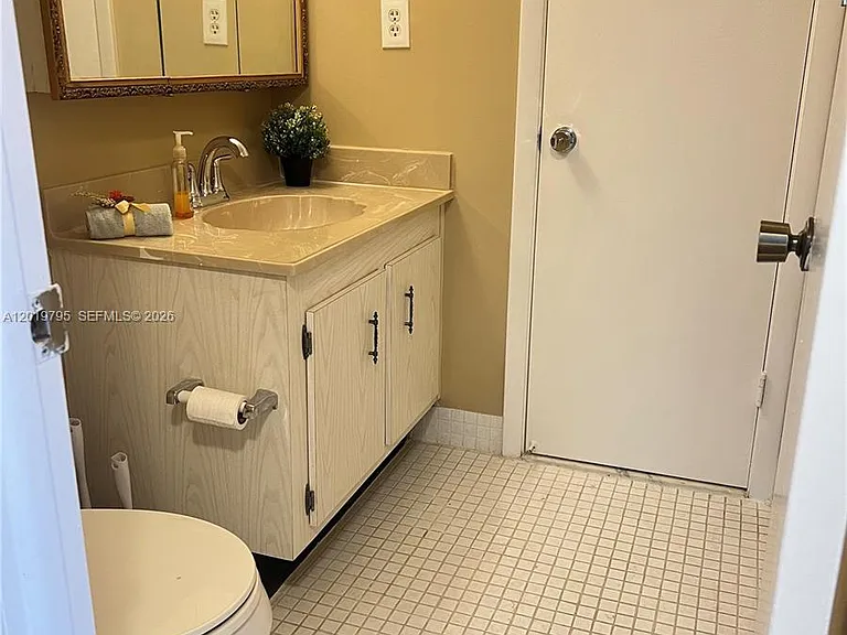 1100 Saint Charles Pl #620 — Photo 13