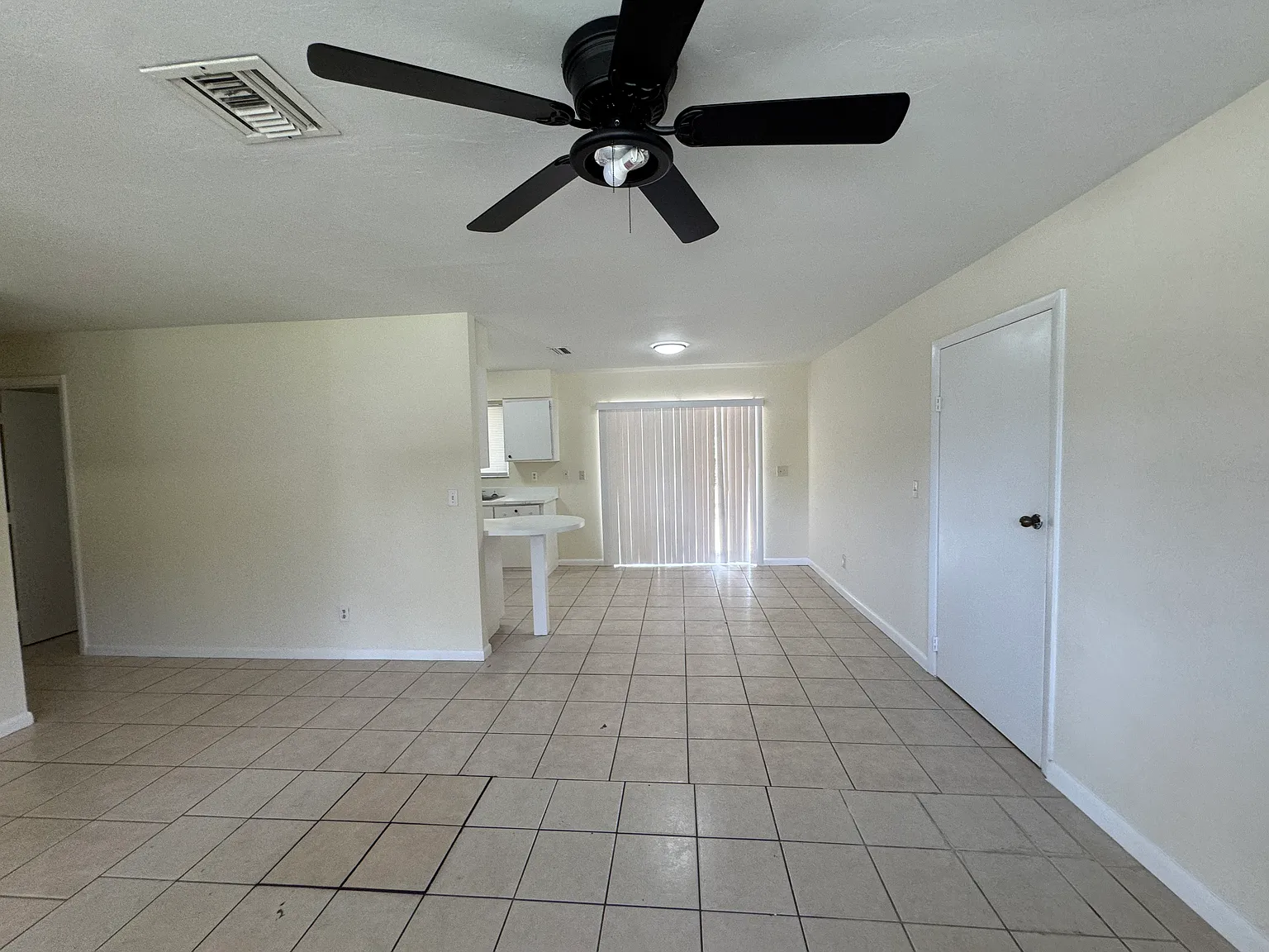 2 bed, 900 sqft, $1,050 — Photo 3