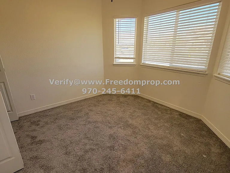 555 Garden Grove Ct — Photo 7
