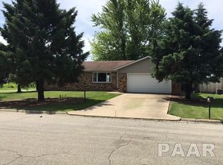 344 New Salem Dr, Canton, IL 61520