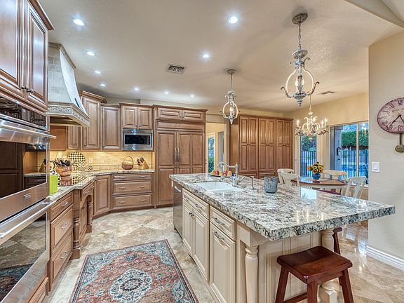 5th image of 2450 E Desert Flower Ln