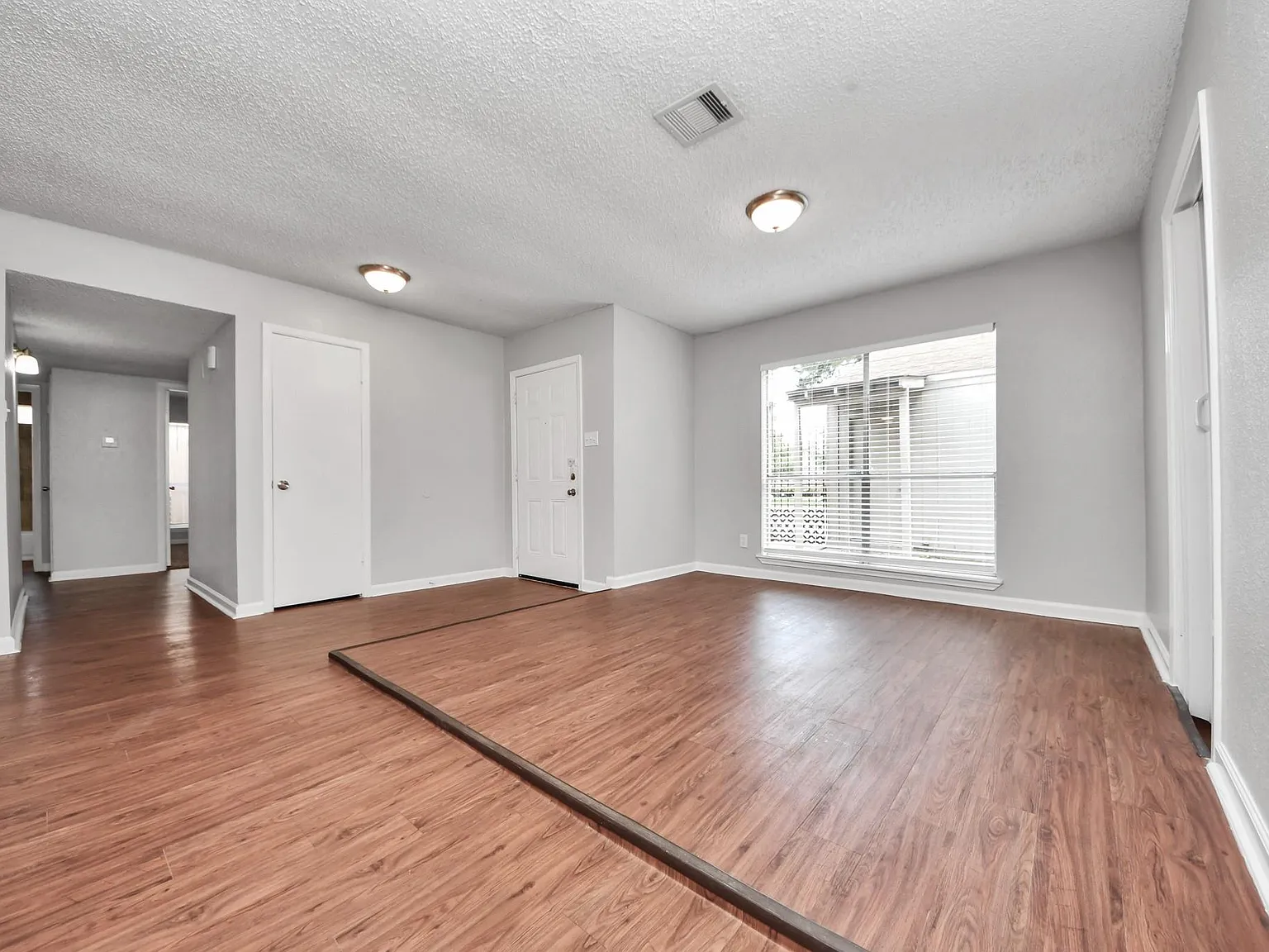 4 bed, 2.0 bath, 1816 sqft, $2,050 — Photo 3