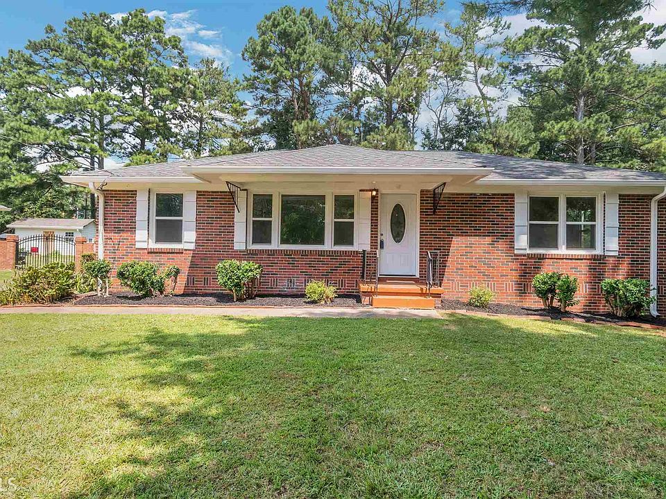1st image of 21 Peachtree Cir SE