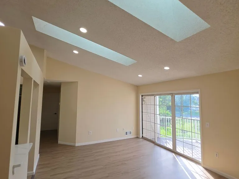 12 Amberly Ct — Photo 6