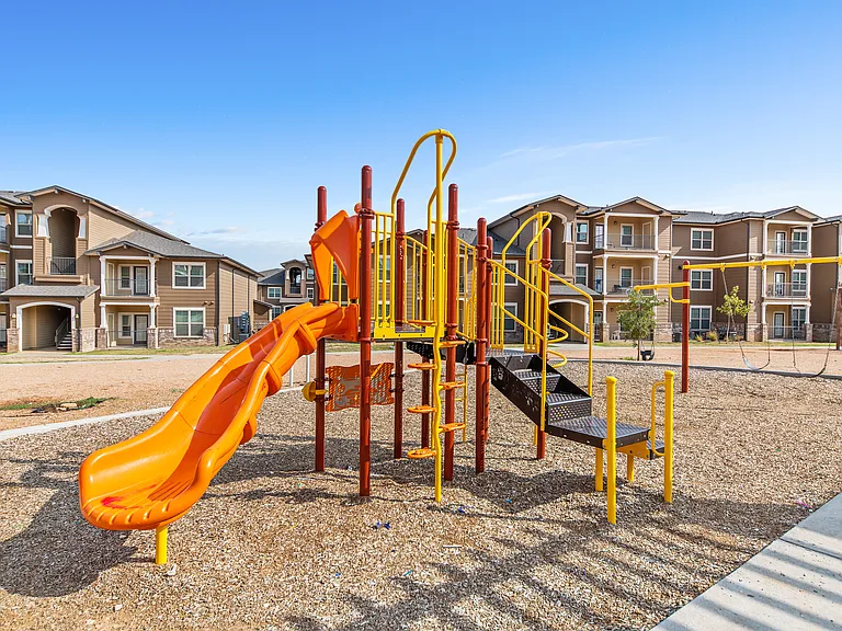 Compass Pointe — Photo 12