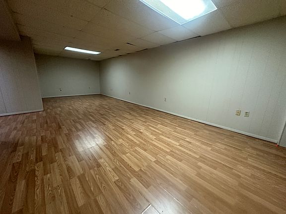 4th image of 3337 Meadowrun Dr NE