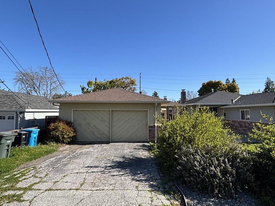 1st image of 139 Alexander Ave