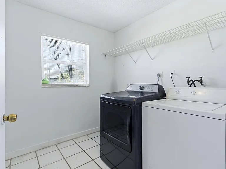 6088 Heather St — Photo 10