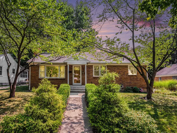 32 Lawndale Ave NE, Grand Rapids, MI 49503