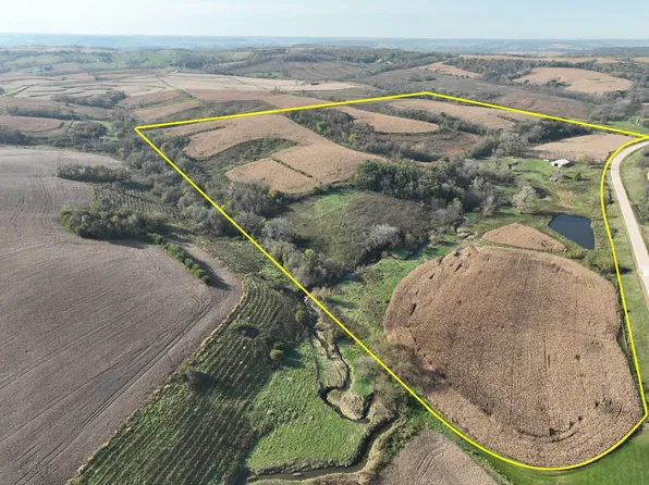 17958 Domino Rd, Elkader, IA 52043