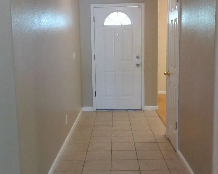 2059 E Lexington Ave — Photo 2