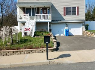 60 Society Hill Rd, Waterbury, CT 06704