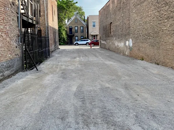 2243 W Grand Ave, Chicago, IL 60612