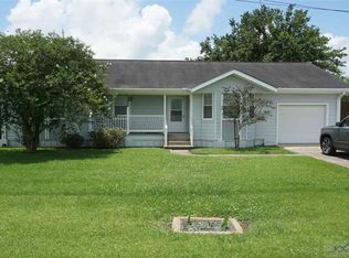 422 Four Point Dr, Raceland, LA 70394