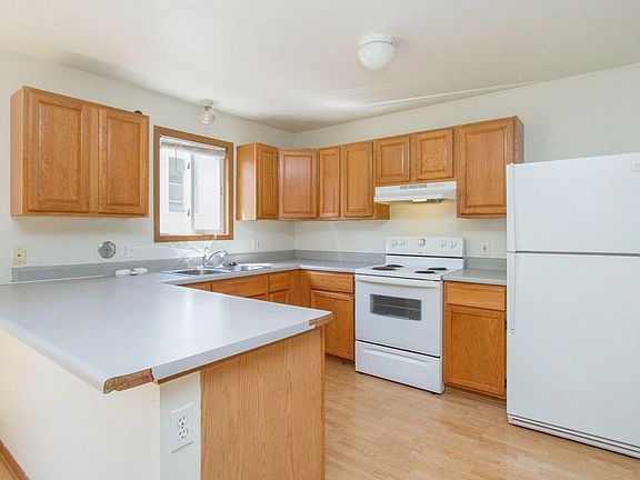 3rd image of 211 S Kellogg Ave Unit 2