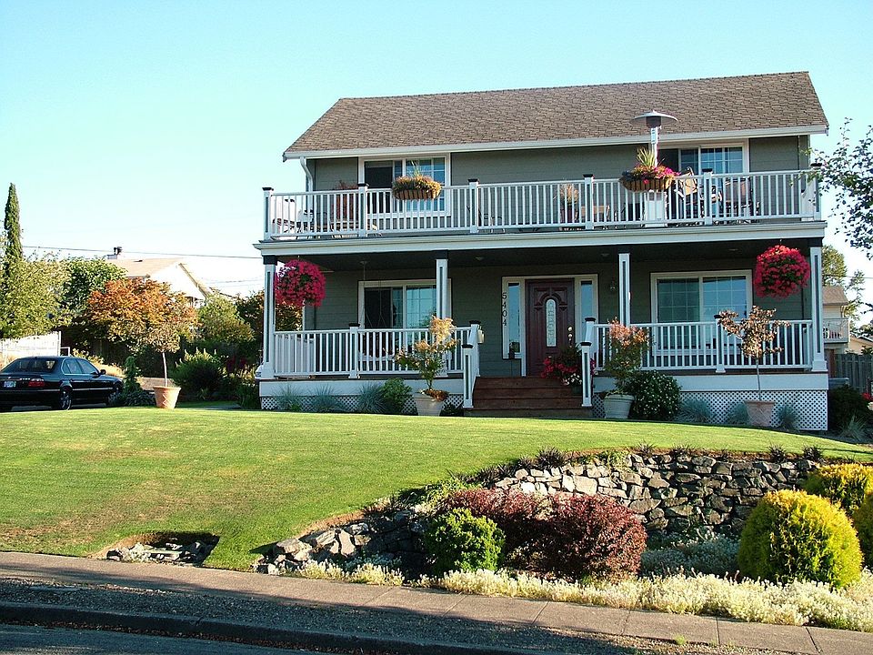 Over 600 sq. feet of decking