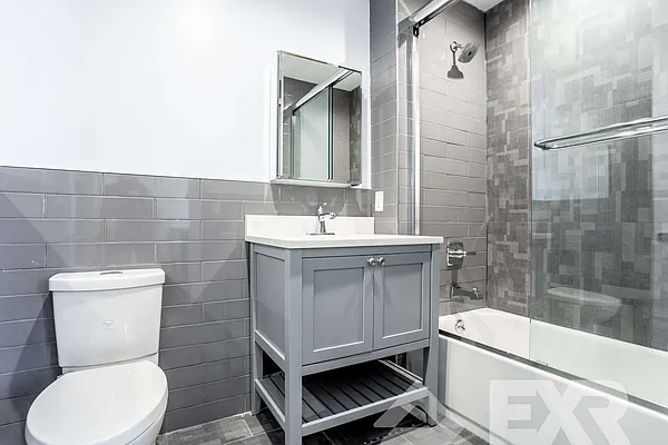 Rented by EXR | media 7