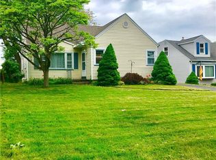 73 Shorewood Dr, Rochester, NY 14617