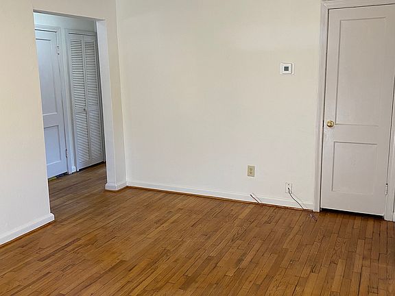 3rd image of 122 Banneker Dr