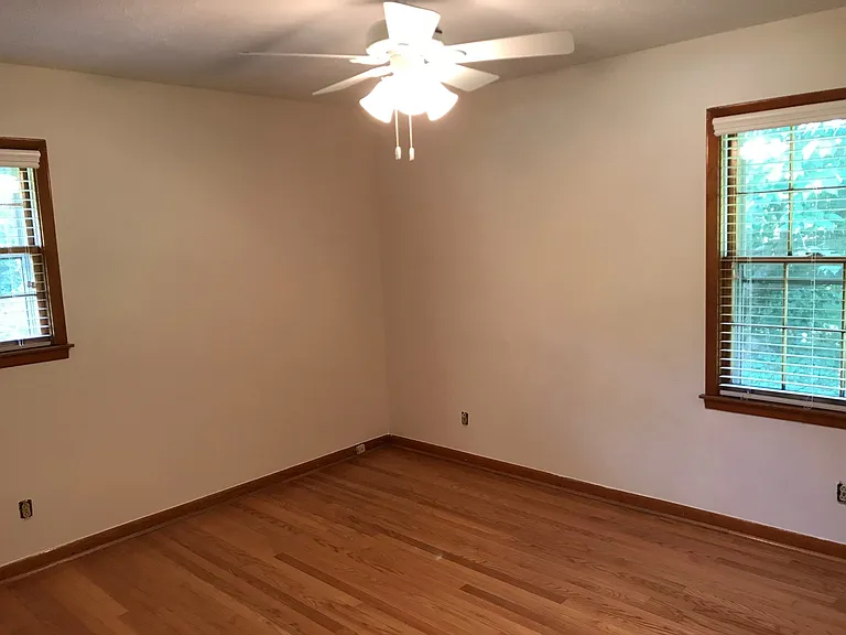 1321 Mary Dale Dr SW — Photo 16