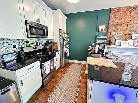 3rd image of 221 Jefferson Ave #Penthouse 3